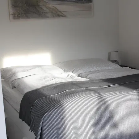 660 Erik Apartment *